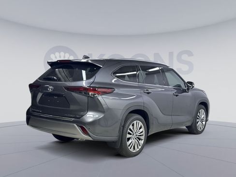 Used 2025 Toyota Highlander Platinum AWD/4WD image 20