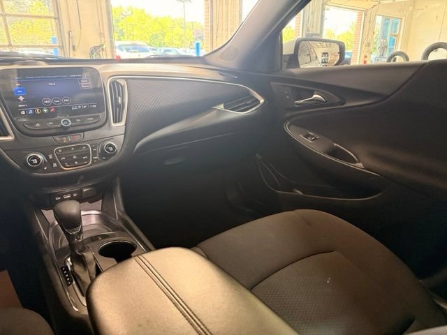 Used 2024 Chevrolet Malibu LT FWD image 19