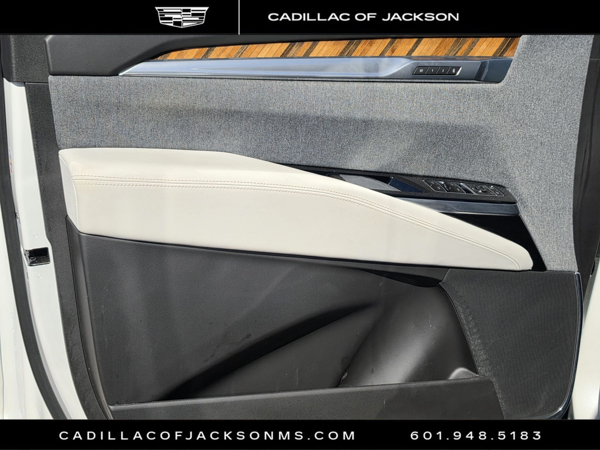 Used 2025 Cadillac Escalade Sport Platinum w/ LPO, Floor Liner Package AWD/4WD image 15
