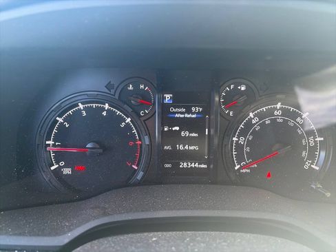 Used 2024 Toyota 4Runner SR5 RWD image 12