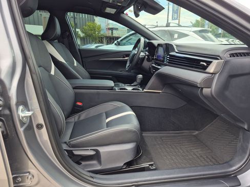 Used 2025 Toyota Camry SE w/ Convenience Package AWD/4WD image 31
