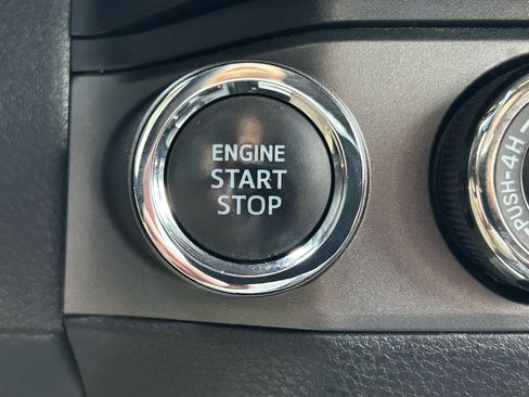 Used 2019 Toyota Tacoma TRD Sport AWD/4WD image 29