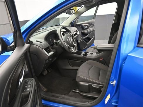 Used 2024 GMC Terrain SLE image 9