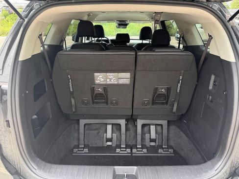 Used 2026 Kia Carnival FWD image 14