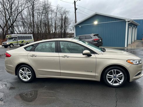 Used 2018 Ford Fusion S image 4
