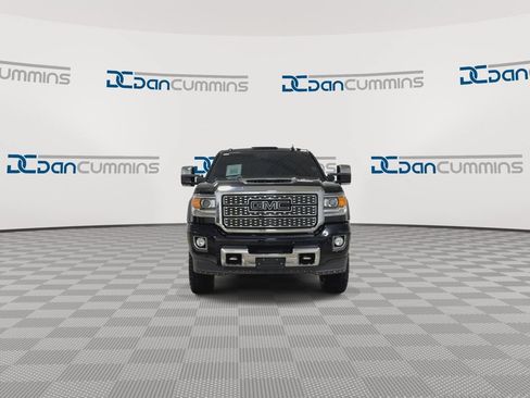Used 2019 GMC Sierra 2500 Denali w/ Duramax Plus Package AWD/4WD image 3