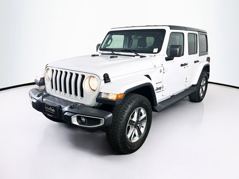 Used 2020 Jeep Wrangler Unlimited Sahara image 3