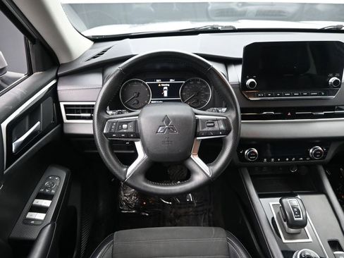 Used 2024 Mitsubishi Outlander SE image 24
