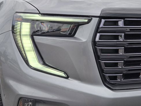 Used 2026 GMC Acadia Denali Ultimate FWD image 3