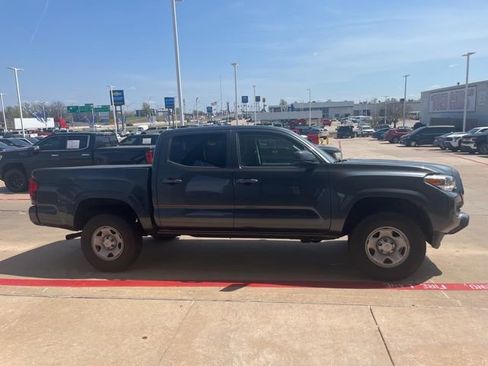 Used 2020 Toyota Tacoma SR image 5
