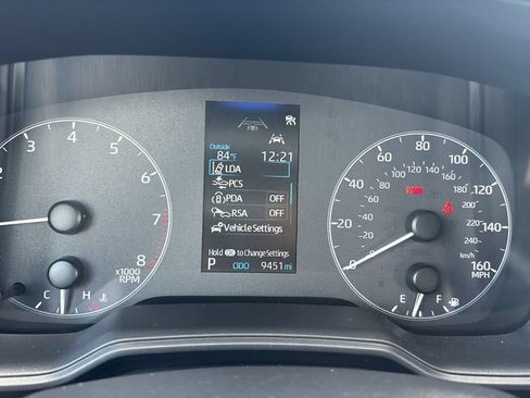 Used 2024 Toyota Corolla LE FWD image 21