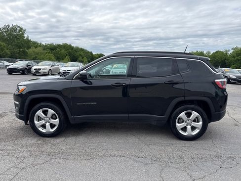 Used 2018 Jeep Compass Latitude w/ Cold Weather Group AWD/4WD image 1