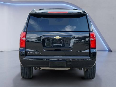 Used 2017 Chevrolet Suburban LT w/ LT Signature Package image 6