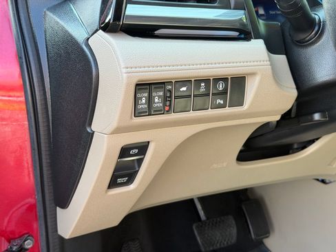 Used 2023 Honda Odyssey Elite image 17