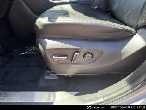 Used 2022 Toyota Highlander Platinum FWD image 26