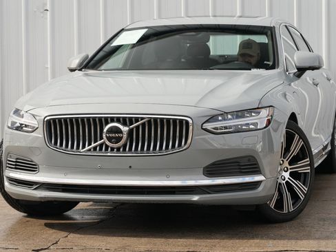 Used 2024 Volvo S90 T8 Ultimate image 3