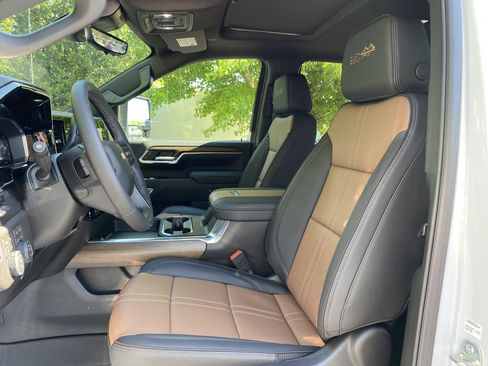 New 2026 Chevrolet Silverado 3500 High Country w/ High Country Premium Package AWD/4WD image 16