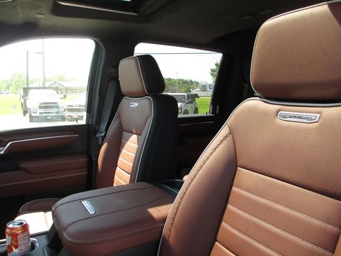 New 2026 GMC Sierra 2500 Denali Ultimate AWD/4WD image 13