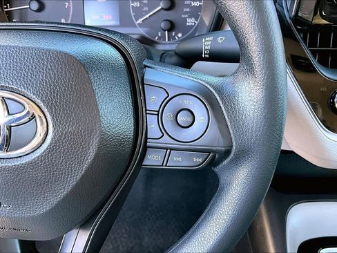 Certified 2025 Toyota Corolla LE image 23