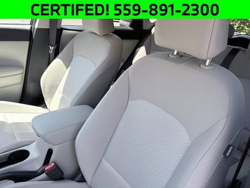 Certified 2025 Kia Soul LX w/ LX Technology Package FWD image 11