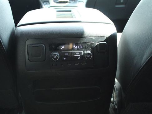 Used 2017 Chevrolet Suburban Premier AWD/4WD image 36
