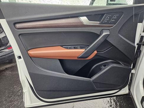 Used 2021 Audi Q5 2.0T Premium w/ Convenience Package image 10