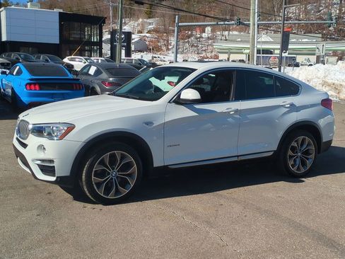 Used 2016 BMW X4 xDrive28i AWD/4WD image 2