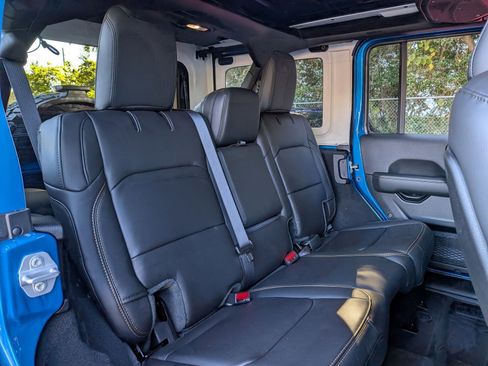 Used 2025 Jeep Wrangler Unlimited Rubicon 392 image 18