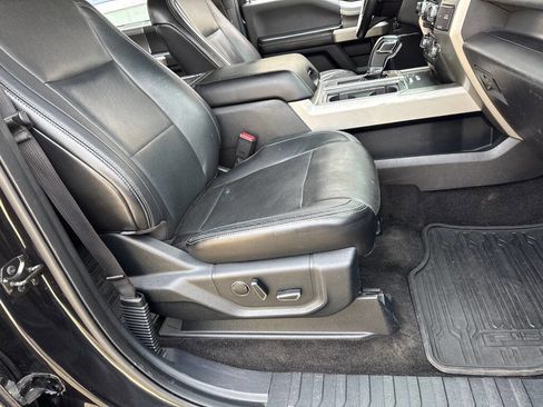 Used 2015 Ford F150 Lariat image 14