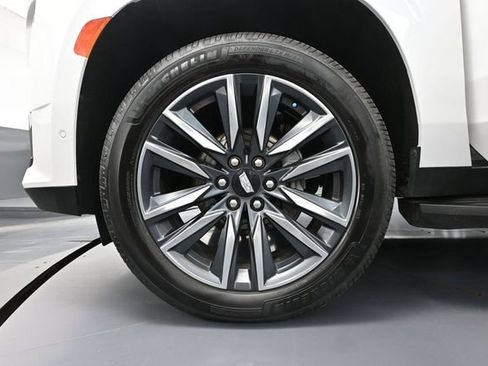 Used 2021 Cadillac Escalade ESV Sport w/ Heavy-Duty Trailer Package AWD/4WD image 19