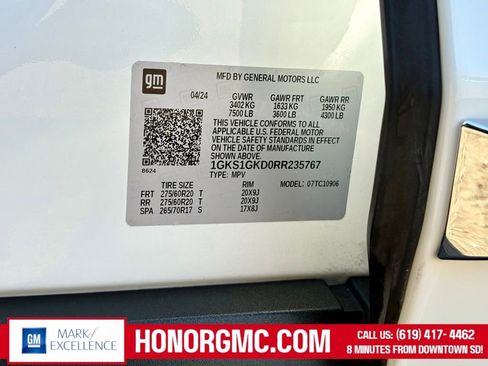 Used 2024 GMC Yukon XL SLT image 35