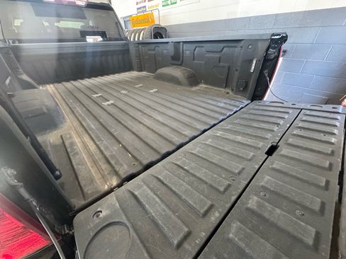 Used 2023 Chevrolet Silverado 2500 Custom w/ Custom Value Package image 9