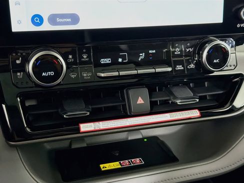 New 2026 Toyota Highlander Limited AWD/4WD image 16