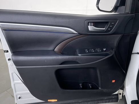 Used 2019 Toyota Highlander Limited AWD/4WD image 10