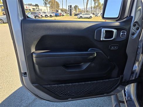 Used 2020 Jeep Wrangler Unlimited Sport S image 19