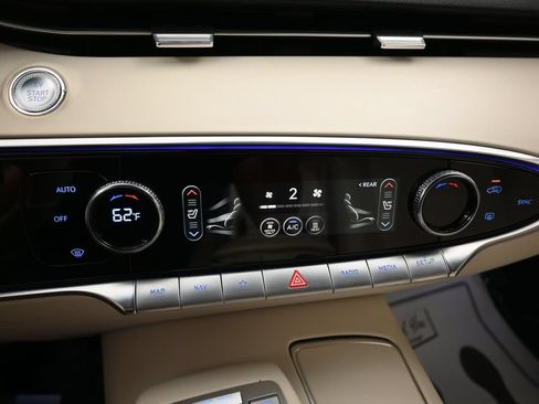 Used 2024 Genesis Electrified GV70 AWD/4WD image 17