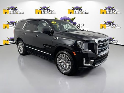 Used 2024 GMC Yukon SLT w/ SLT Luxury Package image 3