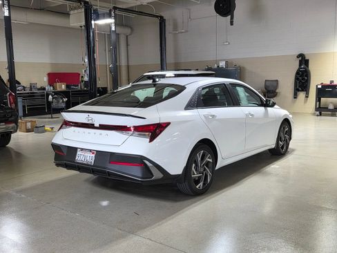 Certified 2025 Hyundai Elantra Sport FWD image 7