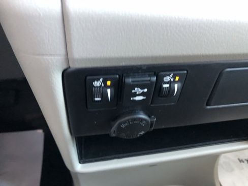 Used 2019 Toyota Sienna XLE image 19
