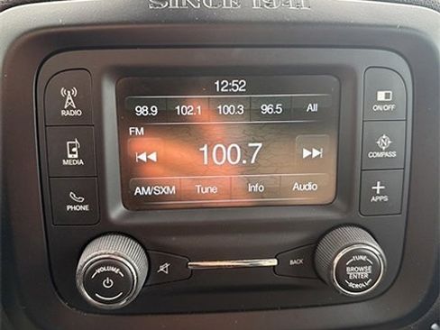 Used 2016 Jeep Renegade Limited image 12