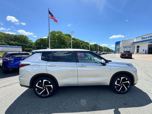 Used 2022 Mitsubishi Outlander ES AWD/4WD image 5