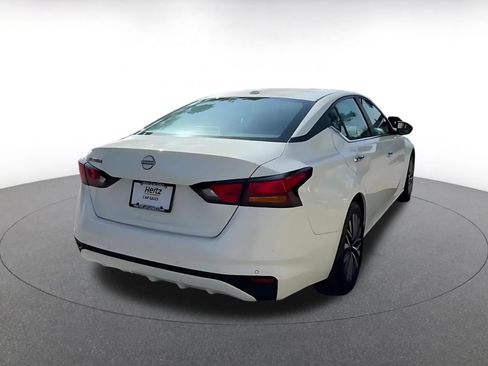 Used 2025 Nissan Altima 2.5 SV FWD image 13