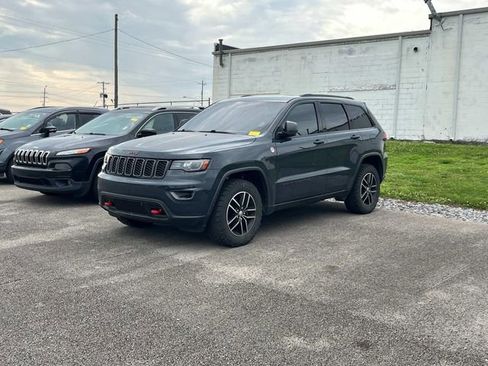 Used 2017 Jeep Grand Cherokee Trailhawk AWD/4WD image 7