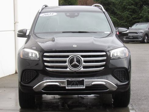 Certified 2025 Mercedes-Benz GLS 450 4MATIC image 3