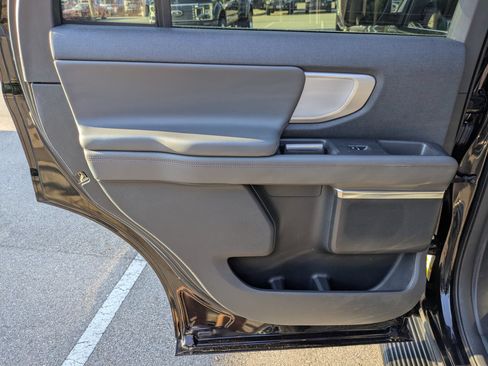 Certified 2025 Ford Expedition Active AWD/4WD image 28
