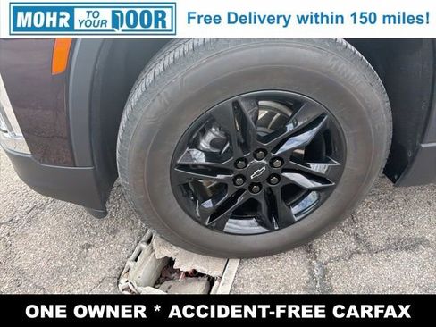 Used 2023 Chevrolet Traverse LT image 9