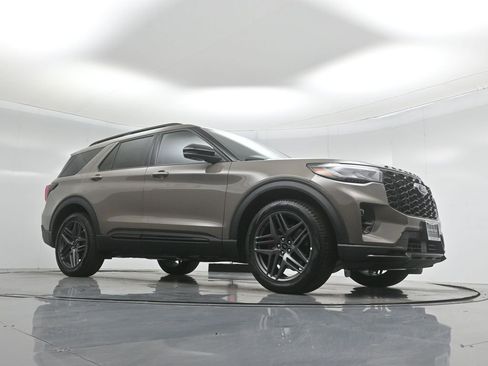 New 2026 Ford Explorer ST w/ Sun And Sound Package image 3