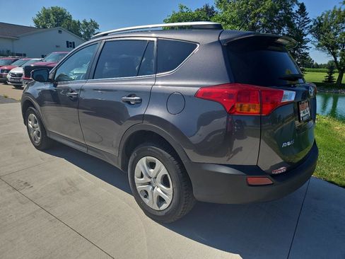 Used 2015 Toyota RAV4 LE AWD/4WD image 6