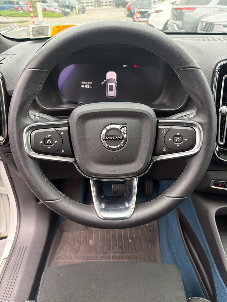 Used 2023 Volvo XC40 Recharge Ultimate AWD/4WD image 14