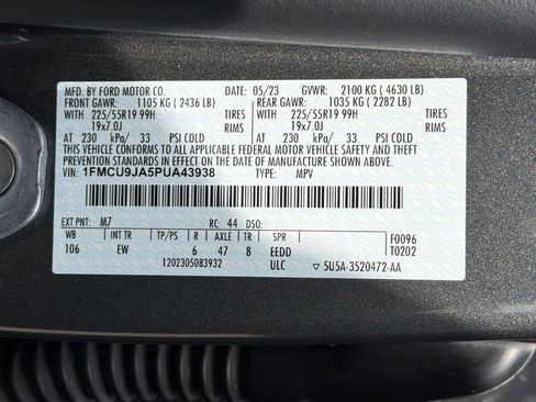 Used 2023 Ford Escape Platinum AWD/4WD image 34